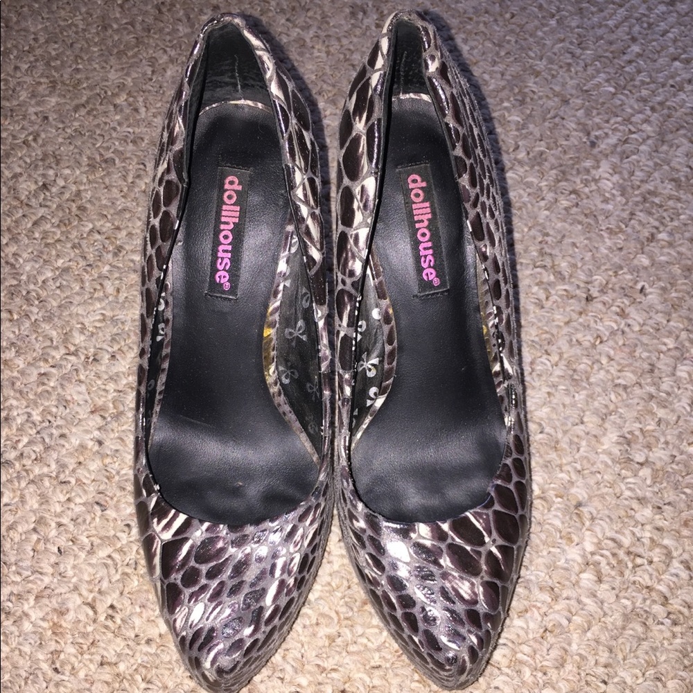 Dollhouse snake print heels size 7.5